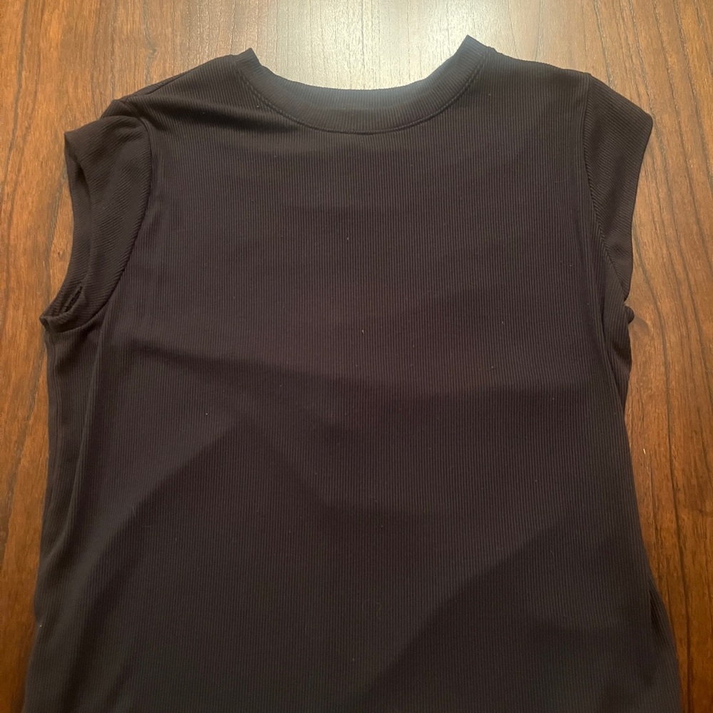American Eagle Outfitters Dark Sleeveless Muscle Tee